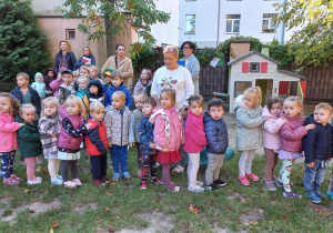 Tuptusie ustawione w rzędzie.