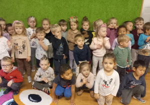 Zdjęcie grupy Smyków i Tuptusiów.