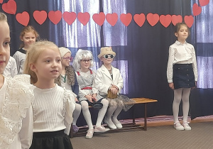 Juniorzy występują przed gośćmi.