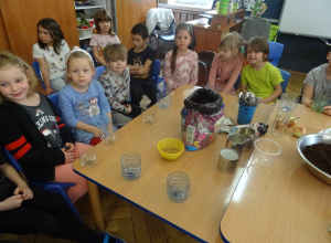 Wiosenne ogródki na parapecie