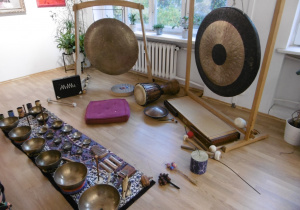 Wystawa instrumentów muzycznych.