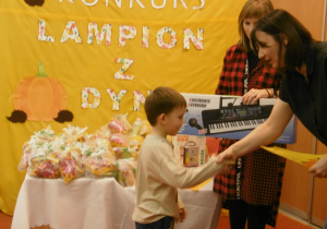 Wręczanie nagrody .