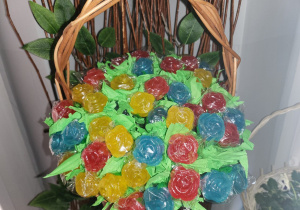 Koszyczek z lizakami.