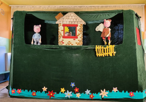 Przedstawienie pt."Trzy świnki".