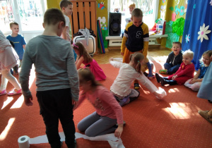 zabawy na sali gimnastycznej - Juniorzy