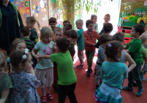 zabawy taneczna na sali gimnastycznej