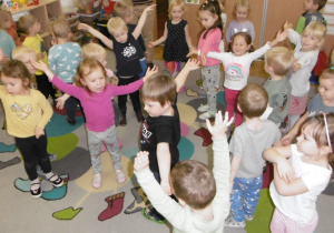Smyki i Tuptusie - wspólna zabawa przy muzyce