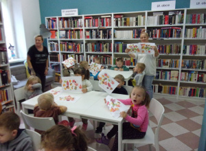 maluszki w bibliotece