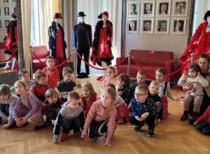 Żaczki zwiedzają kulisy Teatru Wielkiego