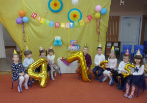 grupowe zdjęcie urodzinowe