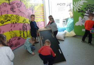 Smyki i Tuptusie podczas zajęć w Centrum Dialogu