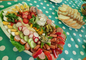 kolorowy mix śniadaniowy