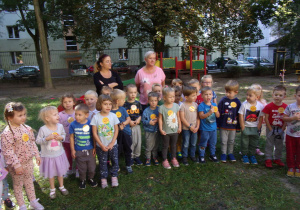 Smyki śpiewają hymn przedszkolaka