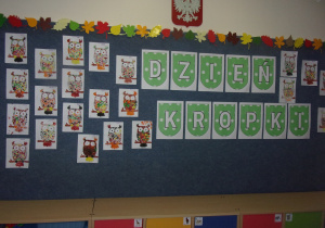 dekoracja w Junioracj z okazji Dnia Kropki