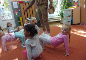 Tuptusie na Capoeira w piżamach