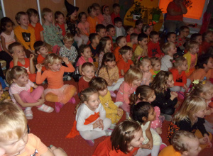 "Co się wydarzyć może w starej komodzie?"