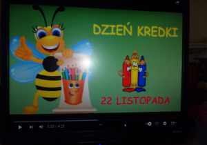 jeden ze slajdów na tablicy interaktywnej "Dzień kredki"